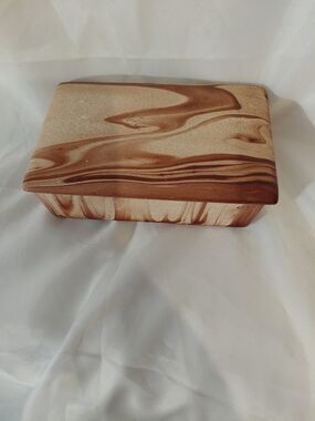 Marbled Ceramic Trinket Box — Brown & Cream Swirl.